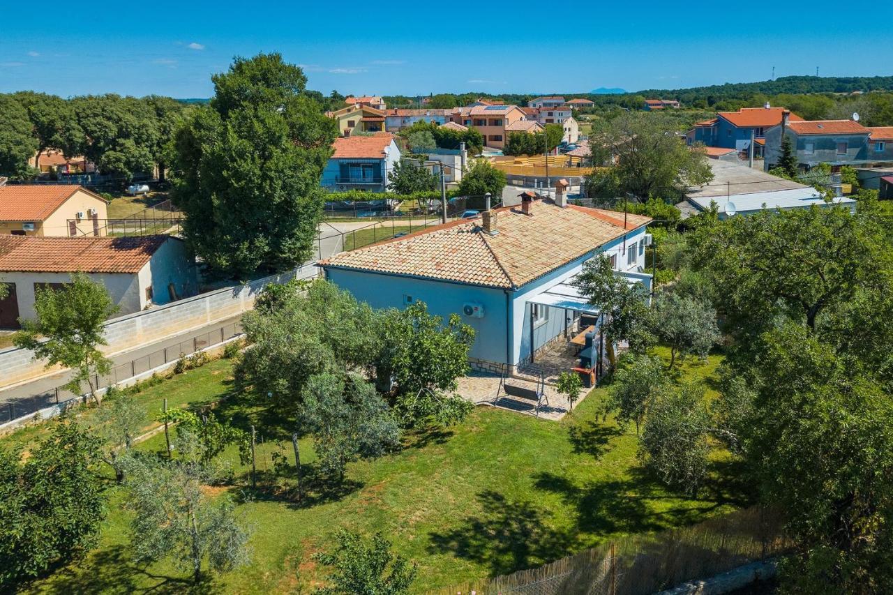 Holiday House Chill Out Loborika Marčana Eksteriør bilde